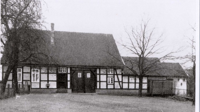 Die Schule in Hiddenhausen um 1910, Foto: Museumsverein Hiddenhausen