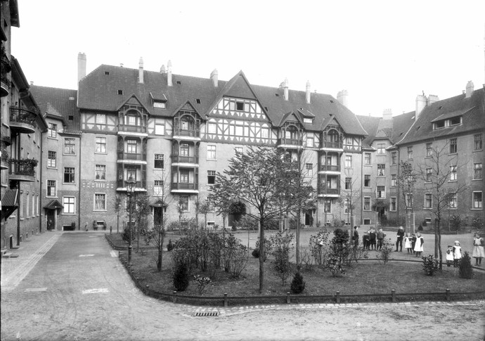 Bildinformation: Zufahrt zur „Margaretenhöhe“ in Essen, um 1920, Fotoarchiv Ruhr Museum, Essen