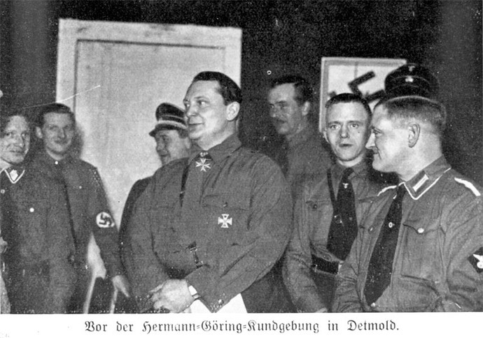 Nationalsozialismus: Hermann Göring vor seiner Rede auf einer Kundgebung im lippischen Wahlkampf 1933: Fotograf nicht überliefert © LWL-Medienzentrum