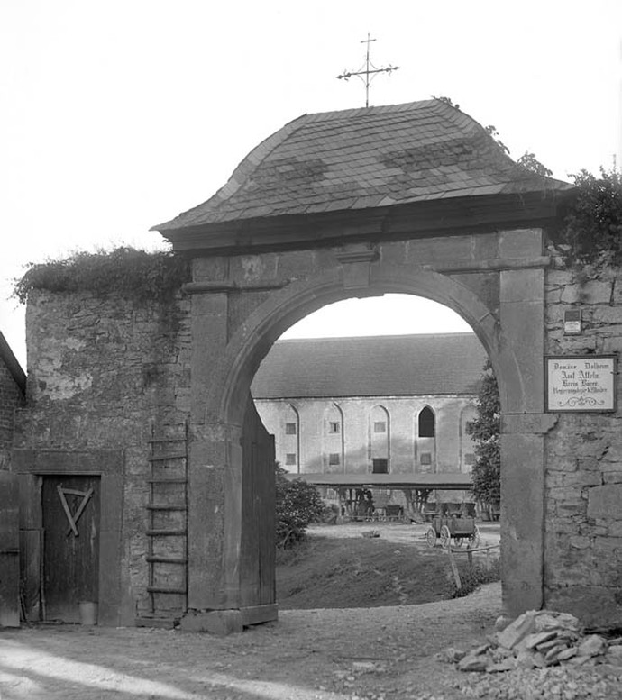 Bildinformation: Portal des ehemaligen Kloster Dalheim, 1924, Fotografie, LWL-Denkmalpflege, Landschafts- und Baukultur in Westfalen