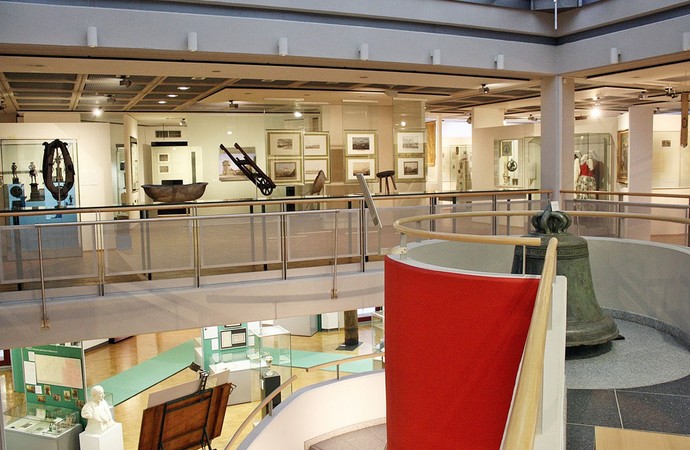 Blick ins Obergeschoss des Museums mit der Dauerausstellung