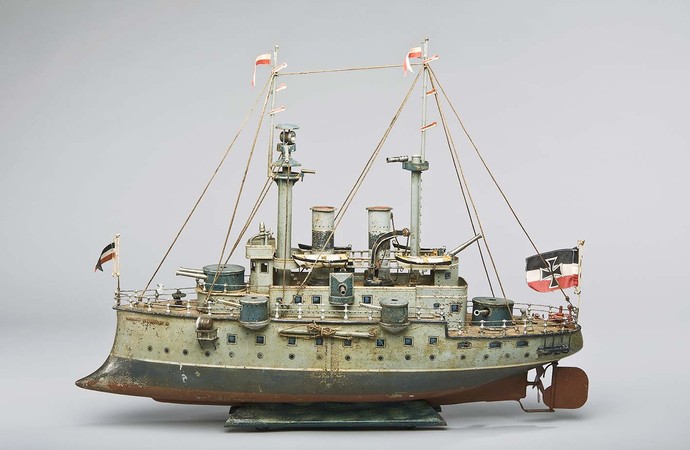 Märklin-Spielzeugschiff >> Kaiser Wilhelm II.<<, um 1905